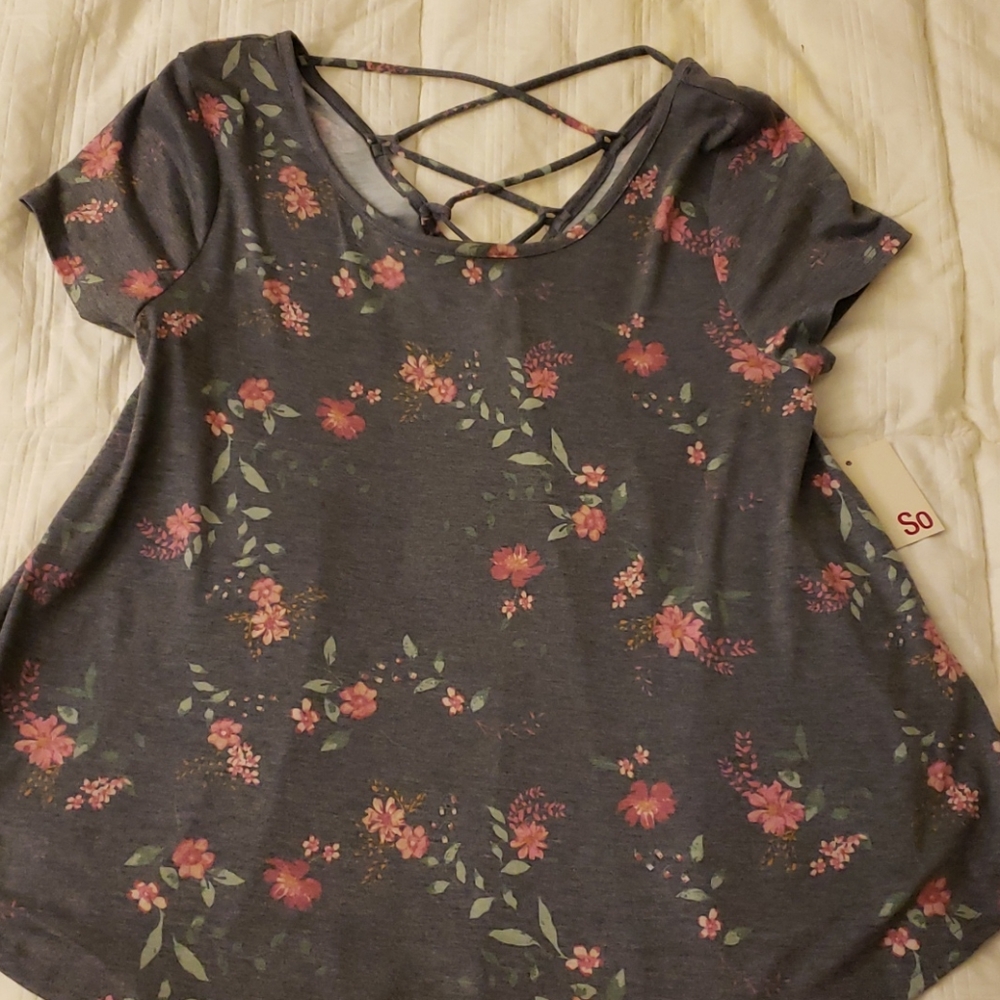 Grey Floral size M Top NWT